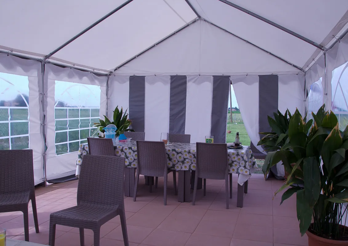 Garden parties: the small gazebo
